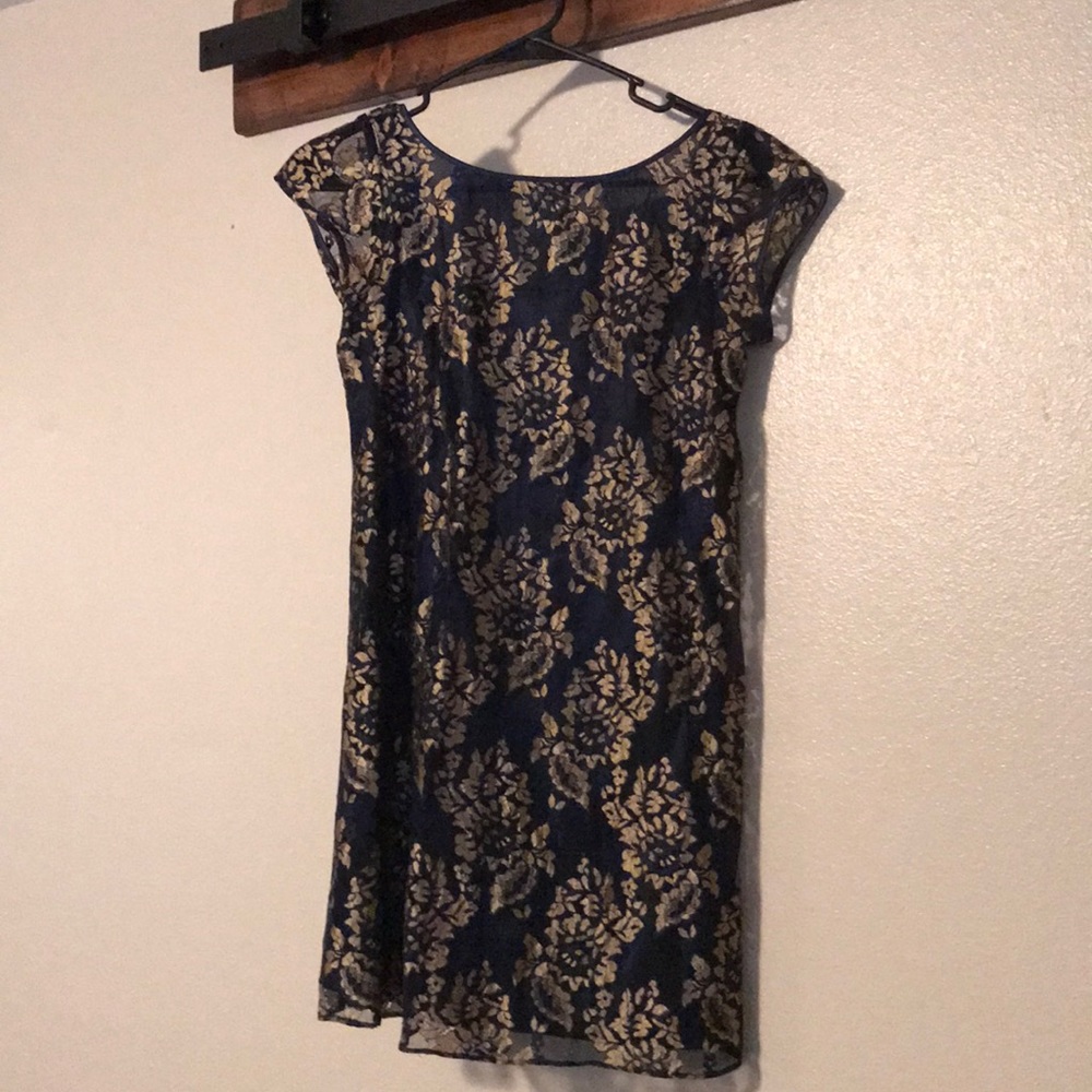Gold/navy tunic blouse